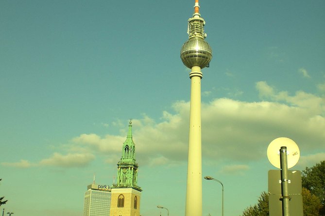 Private Walking Tour Berlin 3 hours: Brandenburg, Historic Center - A private route through Berlin’s many pasts