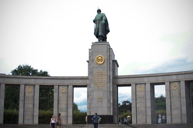 Private Walking Tour: World War 2 and Cold War Sites in Berlin - The Palace of Tears and the personal cost of the Wall