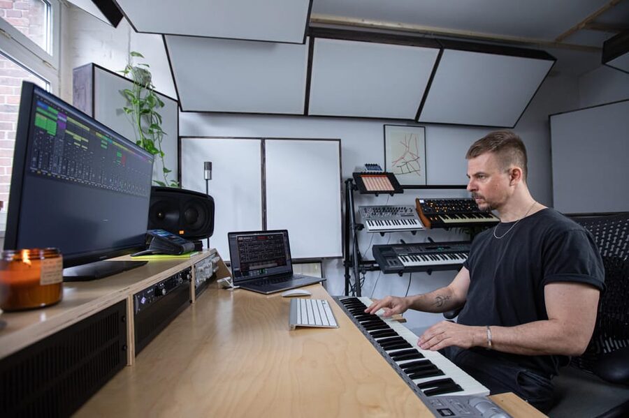 Produce Techno and House Music in Berlin - Who Will Get the Most From This Session?
