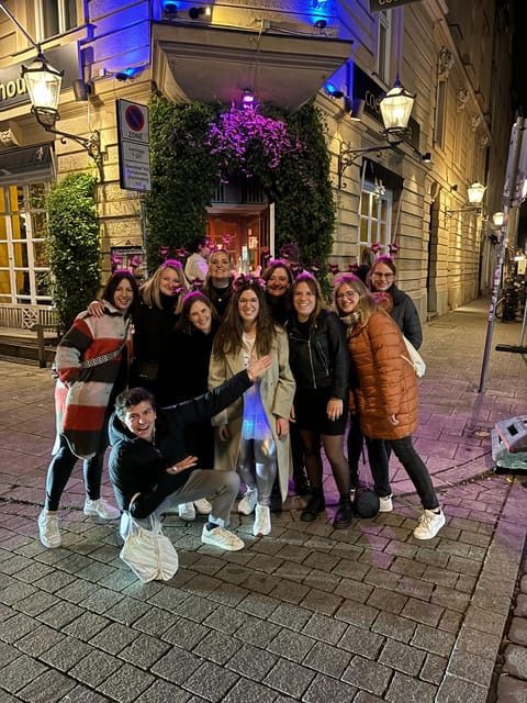 Pub crawl incl. Oktoberfest museum guided tour with beer tasting (private) - Hofbräuhaus brings the famous Munich setting