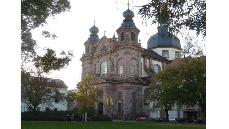 Public tour With Bertha Benz through the city of inventors Costume tour - Schillerplatz and the cultural side of Mannheim