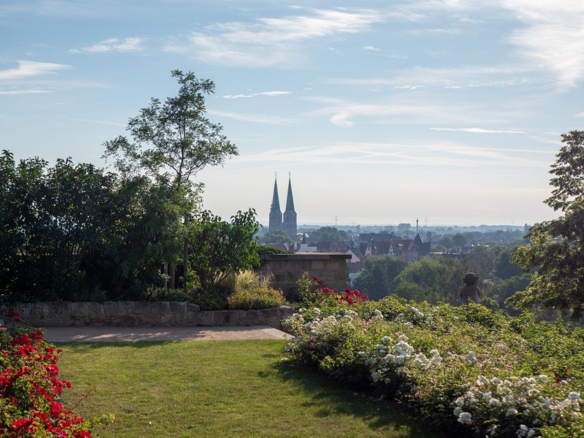 Quedlinburg: Guided City Highlights Walking Tour - Climb from the old town to castle hill