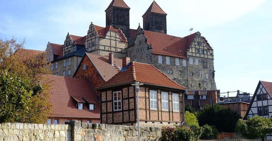 Quedlinburg UNESCO World Heritage Group Tour (private) - Up the Schlossberg to Quedlinburg’s grandest view