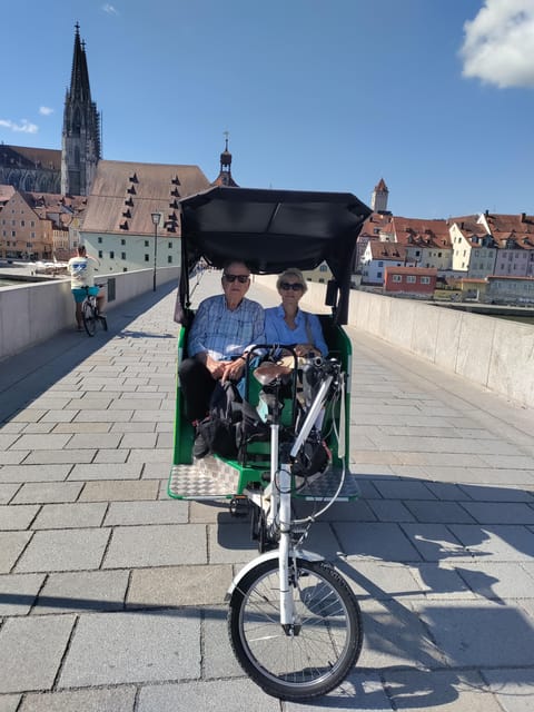 Regensburg citytour rickshaw-pedicab - Neupfarrplatz and Dom St. Peter