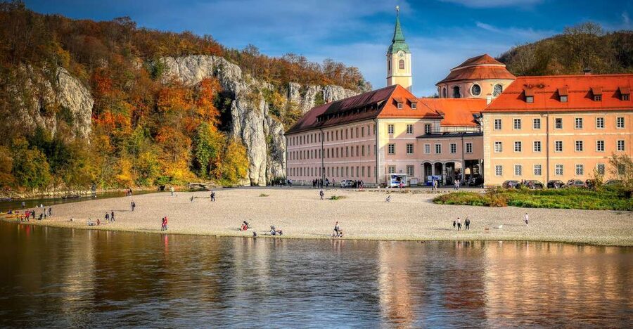 Regensburg: Half-day trip to the Danube Gorge in Weltenburg - From Regensburg to Kelheim in a private Mercedes