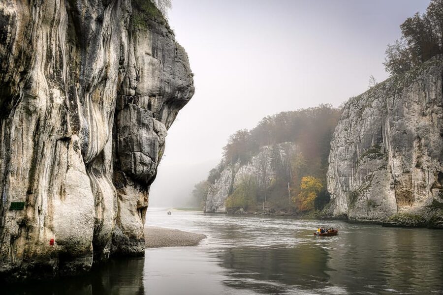 Regensburg: Half-day trip to the Danube Gorge in Weltenburg - The short ride toward Weltenburg