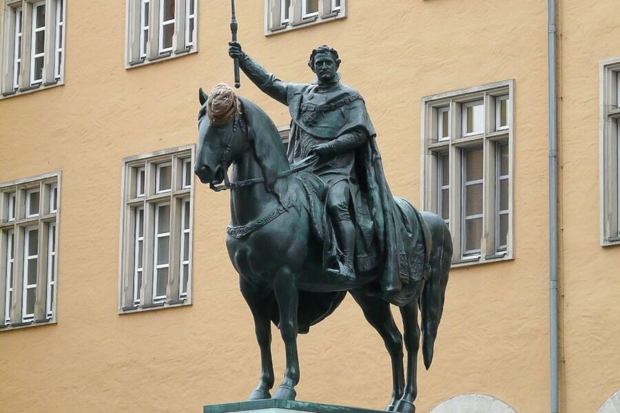Regensburg: Private Walking Tour With Professional Guide - Who should book this Regensburg walk?