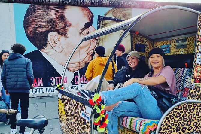 Rickshaw Tours Berlin - Groups of up to 16 people with several rickshaws - What the guide can add