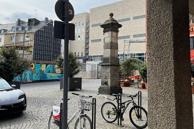 Roman Cologne: A Self-Guided Audio Tour - Schmitz Säule and the surprising moon-landing link