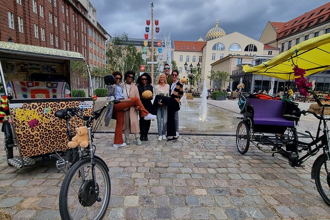 Romantic Berlin Rickshaw City and Photo Tour - incl. pick-up - What the guide and extras add