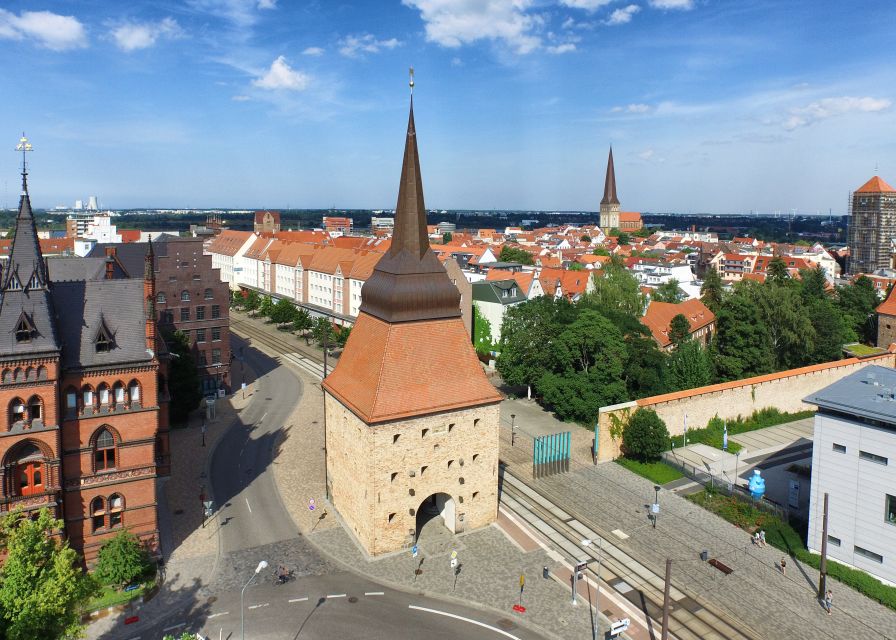 Rostock: Guided tour of the historic city center - Starting at Tourist-Information Rostock