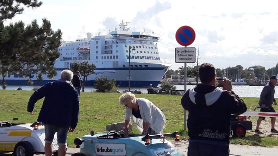 Rostock: Hot Rod Sightseeing Tour to Warnemünde - What the guide adds, and what the guide cannot do