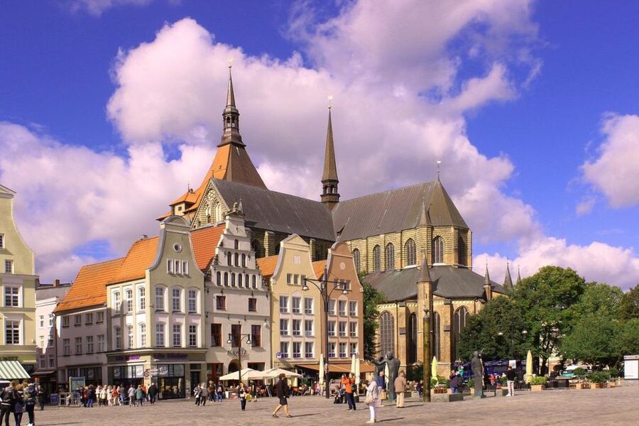 Rostock: Private Guided Walking Tour - Rostock in two hours: a useful first look