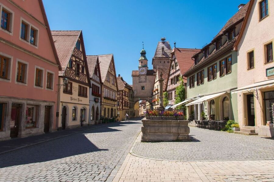Rothenburg ob der Tauber: Private Guided Walking Tour - Market Square, Town Hall, and the Baumeisterhaus