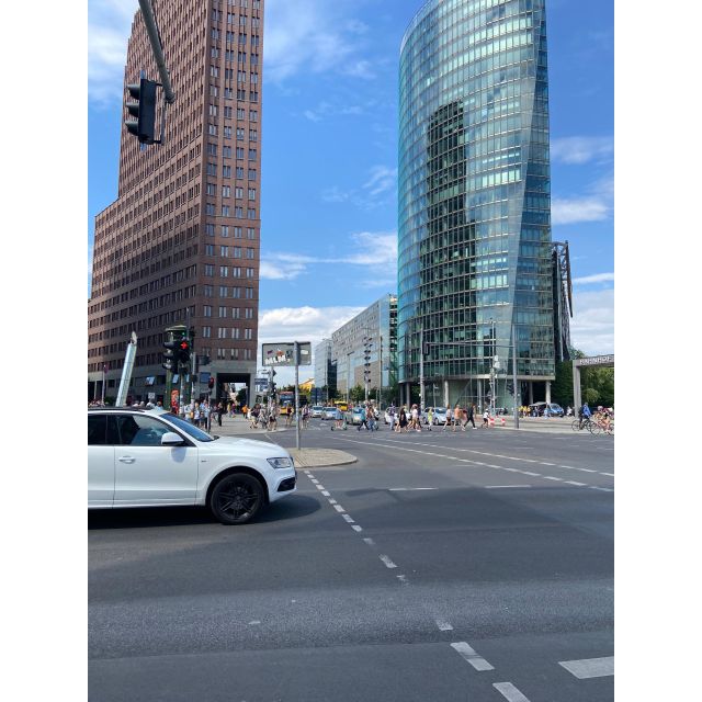Rude Bastards Tour of Berlin - How the humor affects the history