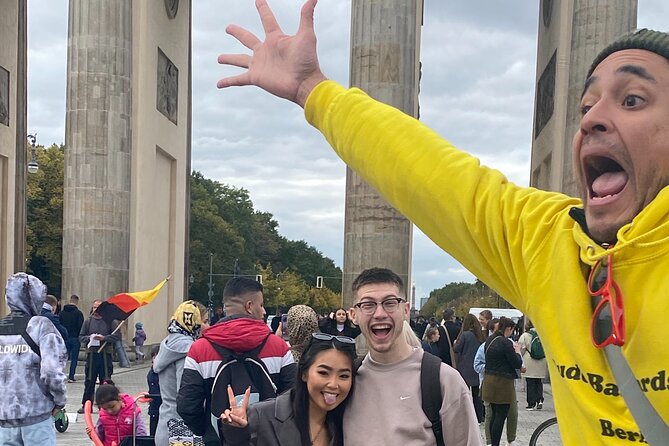 Rude Bastards tour of Berlin (CYHIT) - The Brandenburg Gate in 15 minutes