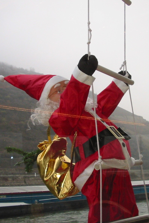 Rüdesheim am Rhein: Christmas Boat Cruise on the Rhine - A Warm Boat with Christmas Music
