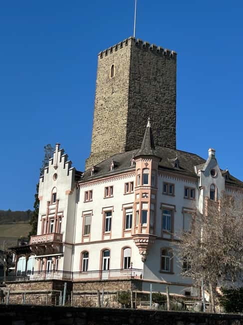 Rüdesheim: city tour with music and wine and Rüdesheim coffee - A Glass of Riesling Along the Way