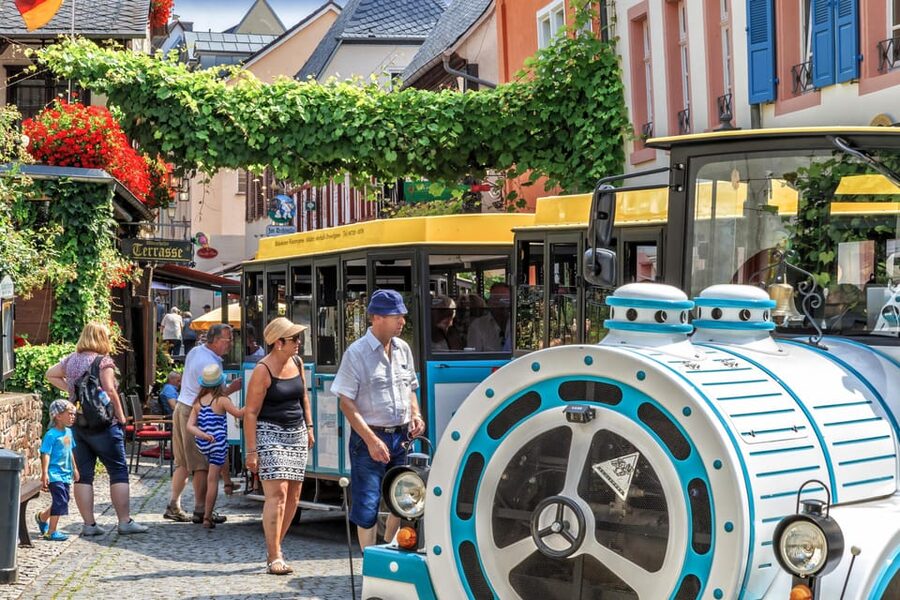 Rüdesheim sightseeing tour with the Winzerexpress - A quick ride through Rüdesheim’s wine country