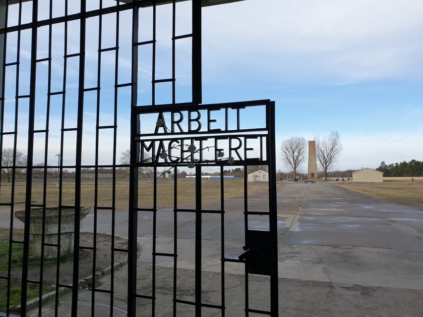Sachsenhausen Memorial: Walking Tour from Berlin - Prison barracks and medical rooms
