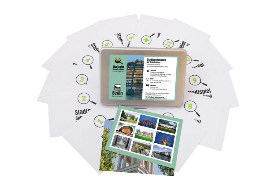 Scavenger Hunt through Berlin's Government District - How the 16-envelope format works
