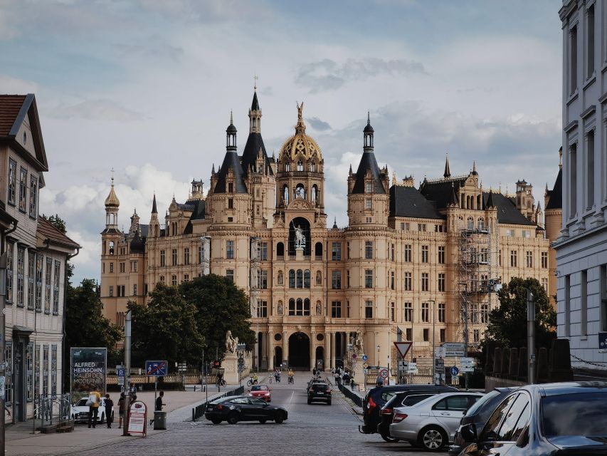 Schwerin: Private Guided Walking Tour - Key points to know before booking