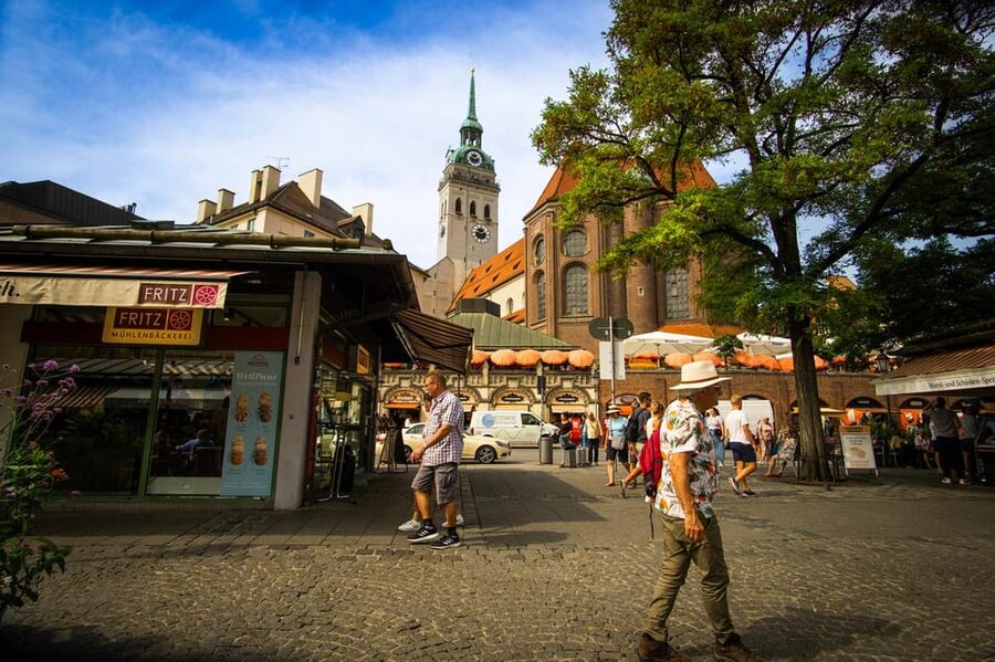 Short & sweet: Tasting the Viktualienmarkt - Stories, jokes, and the market’s changing past