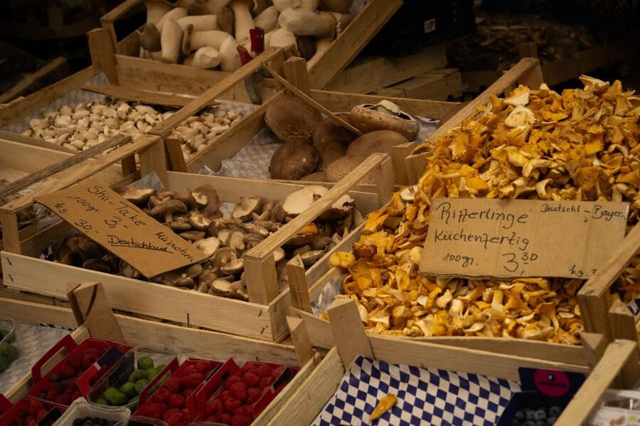Short & sweet: Tasting the Viktualienmarkt - What the included water really means