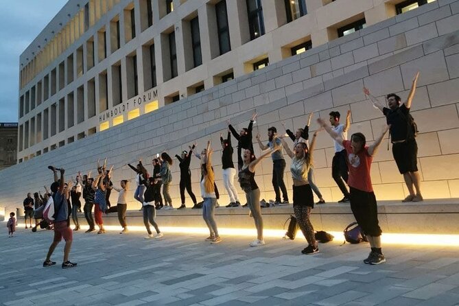Silent disco through downtown Berlin with flash mobs - Berlin sightseeing with headphones on