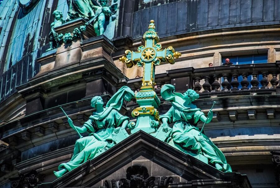 Skip-the-line Berlin Cathedral and Old Town Private Tour - Languages, timing, and practical planning