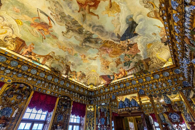 Skip-the-line Charlottenburg Palace Private Tour & Transfers - Gardens that change the pace