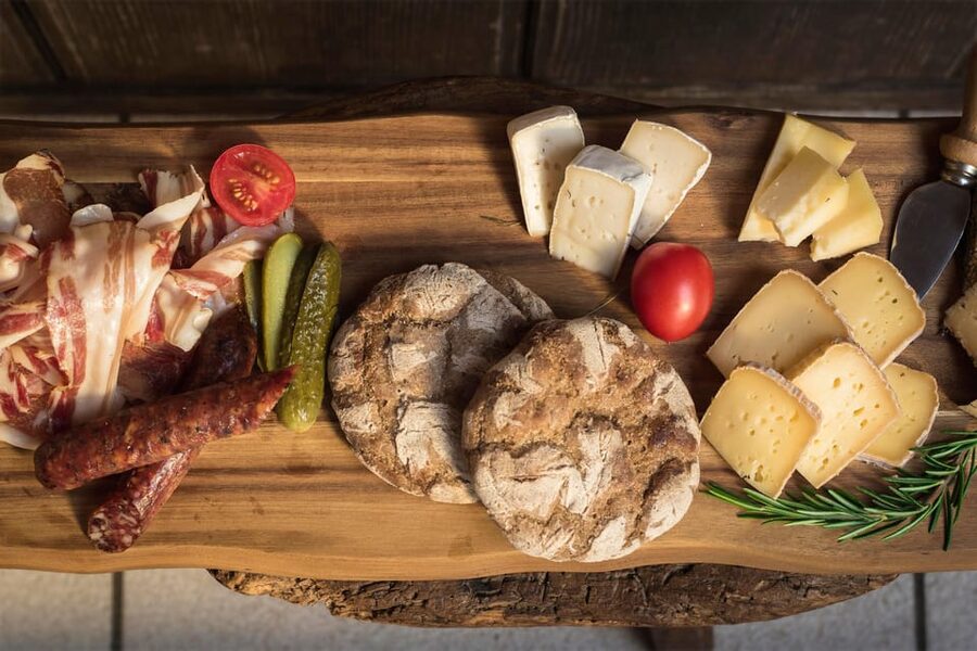 South Tyrolean specialties and wine tasting - Practical details that shape the evening