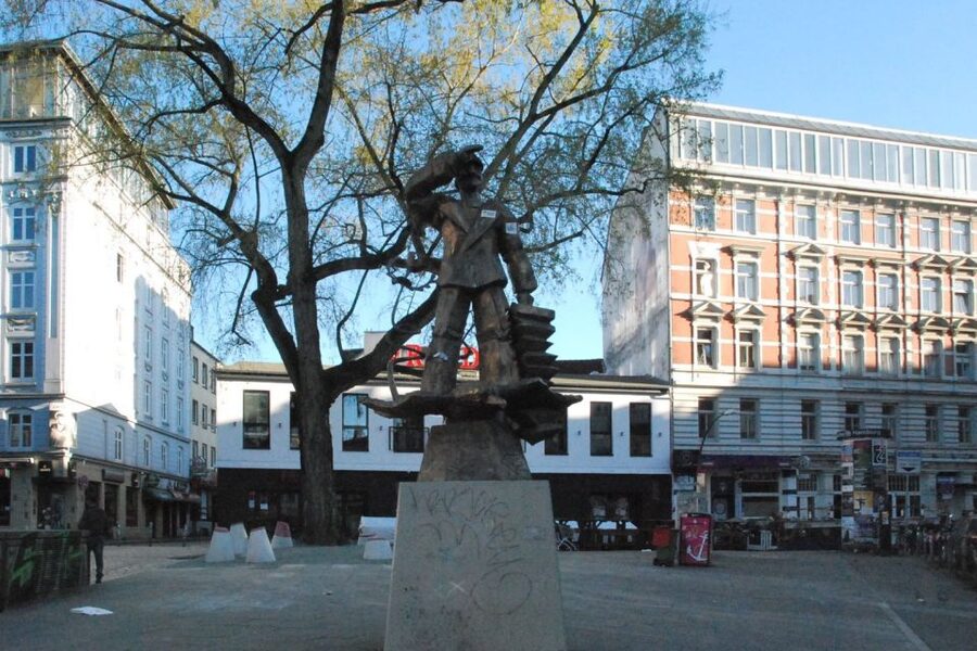 St. Pauli: Daytime Tour - Daytime atmosphere and practical comfort