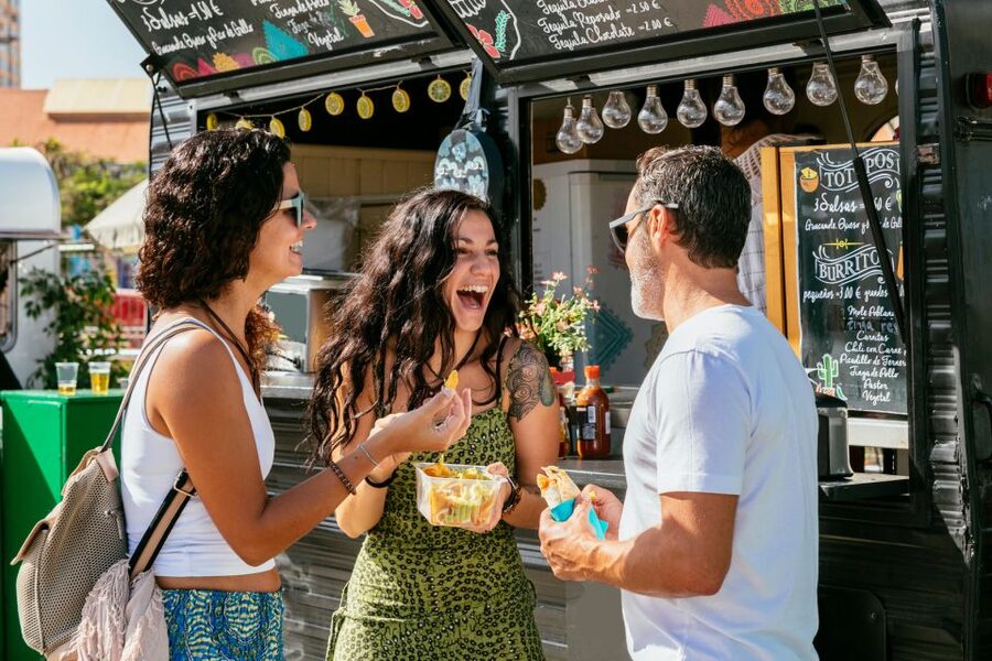 St. Pauli: Guided Food Tour with 5 Tastings - How the three-hour route works