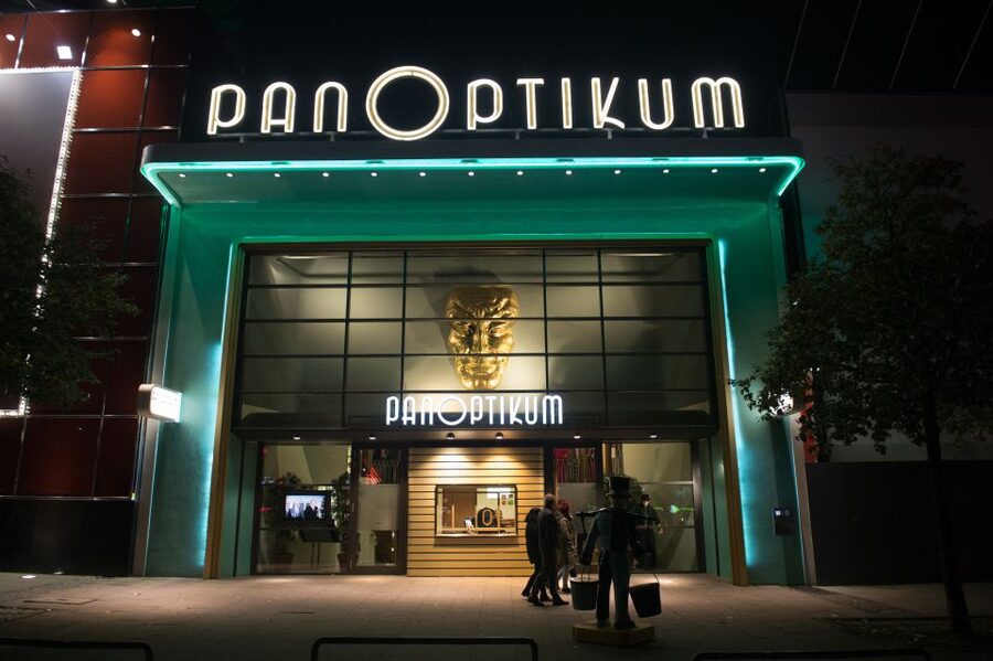 St. Pauli Nightlife Tour with Drag Queen in German - Is this St. Pauli tour worth booking?