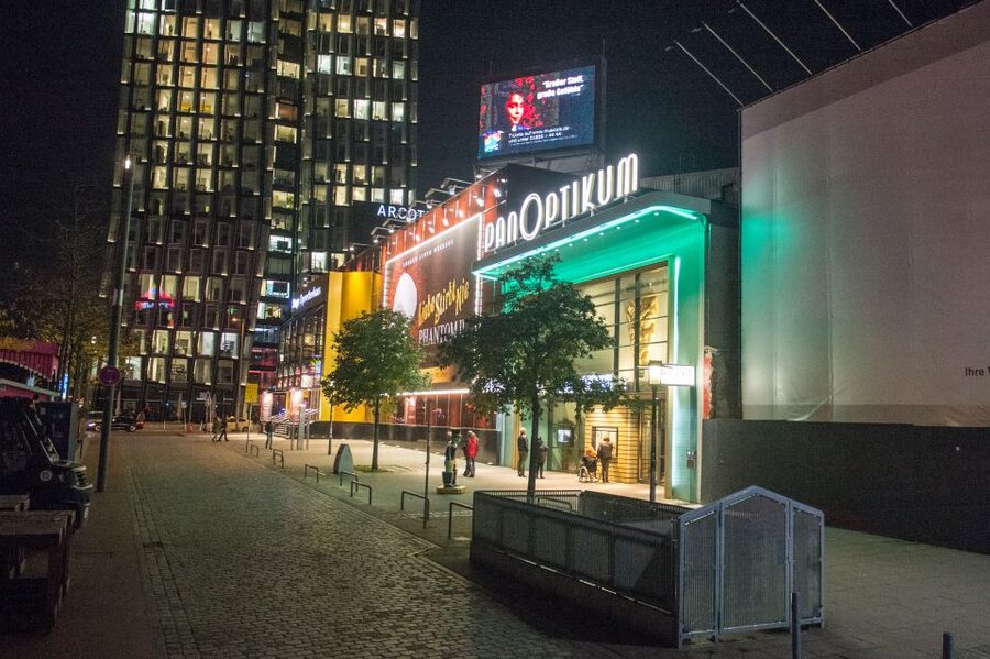 St. Pauli Nightlife Tour with Drag Queen in German - What the strongest feedback tells you