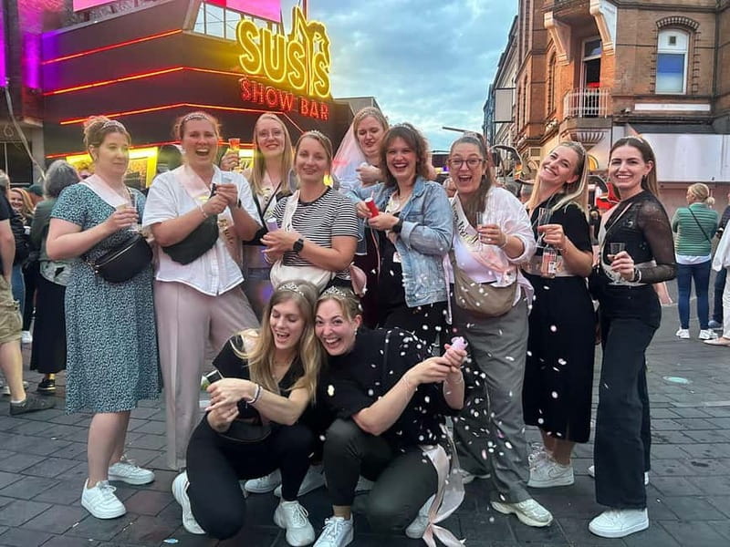 St Pauli - Reeperbahn PubCrawl – The Original Since 2008 - What the guide adds to the experience