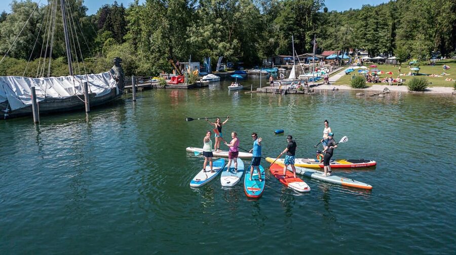 Stand Up Paddling at lake Chiemsee - The short safety briefing before you paddle