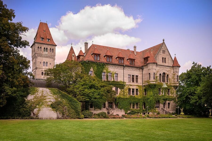 Stein: Guided tour of Count von Faber-Castell's castle - Moving through six styles of interior