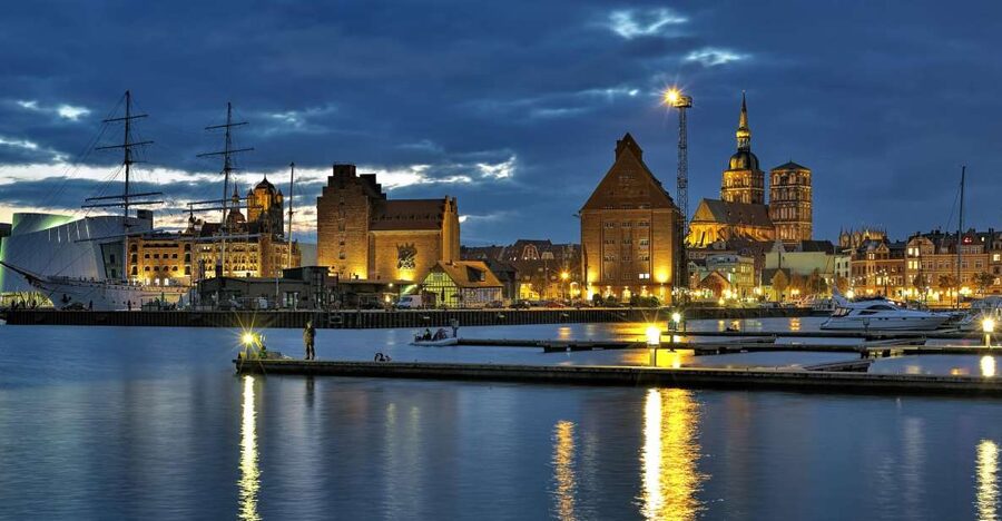 Stralsund: Old Town Evening Tour with a Night Watchman - Alter Markt and the first look at Stralsund