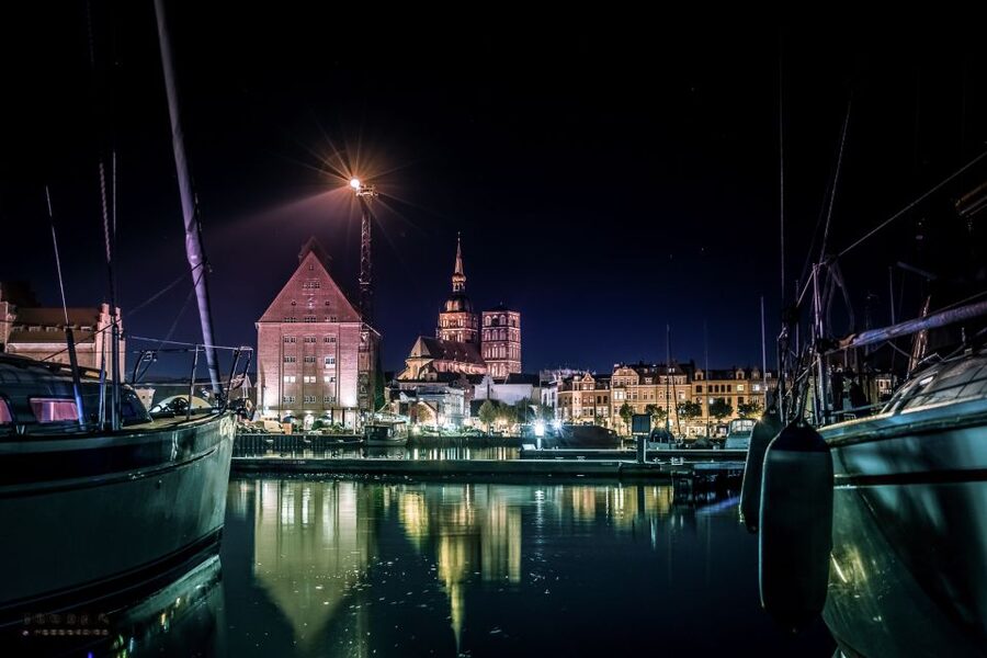 Stralsund: Old Town Evening Tour with a Night Watchman - The walls, towers, and old gates