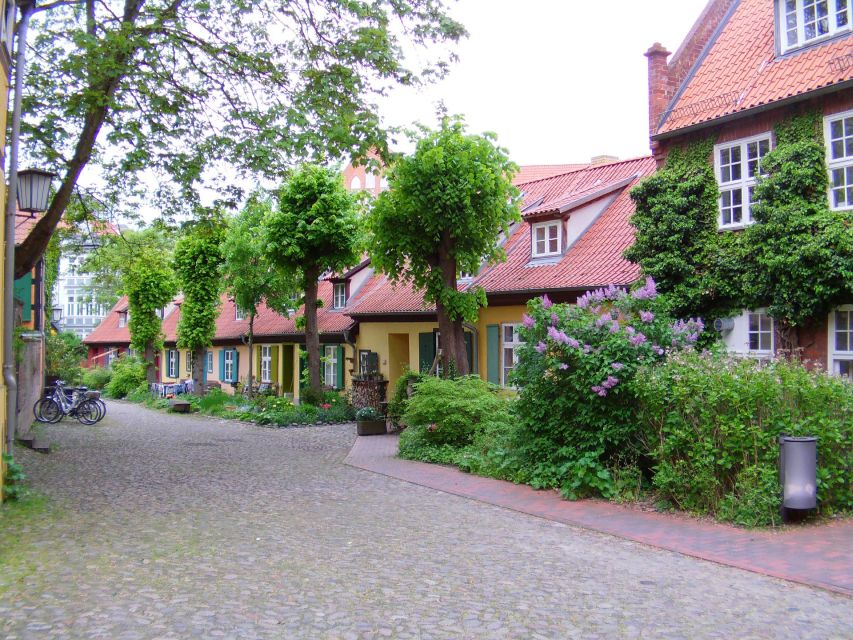 Stralsund: Old Town Highlights Private Walking Tour - Choosing the four-hour boat cruise