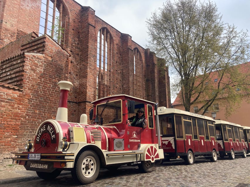 Stralsund: Stadtrundfahrt durch die historische Altstadt - German commentary and the rough-road problem