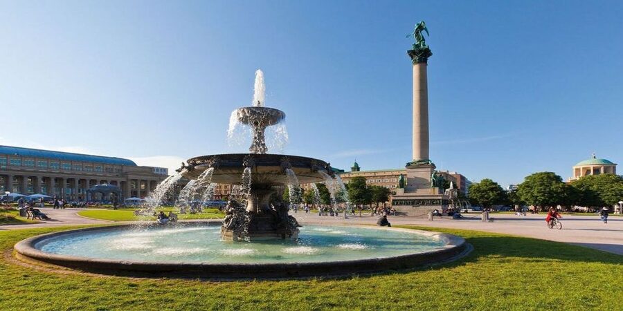 Stuttgart: City Highlights - Guided Walking Tour - Palace Square gives you Stuttgart at a glance