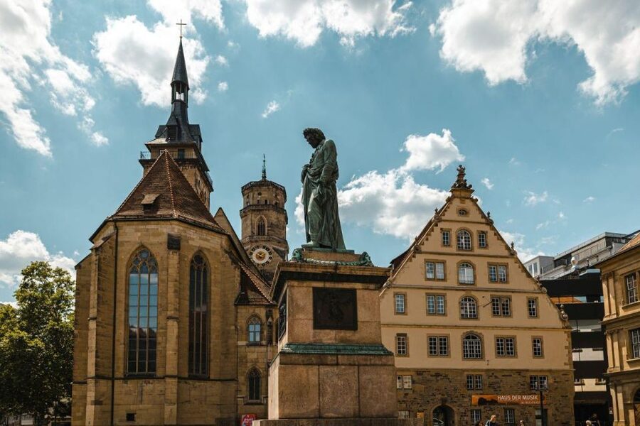 Stuttgart: City History Guided Walking Tour - Ending at the market square