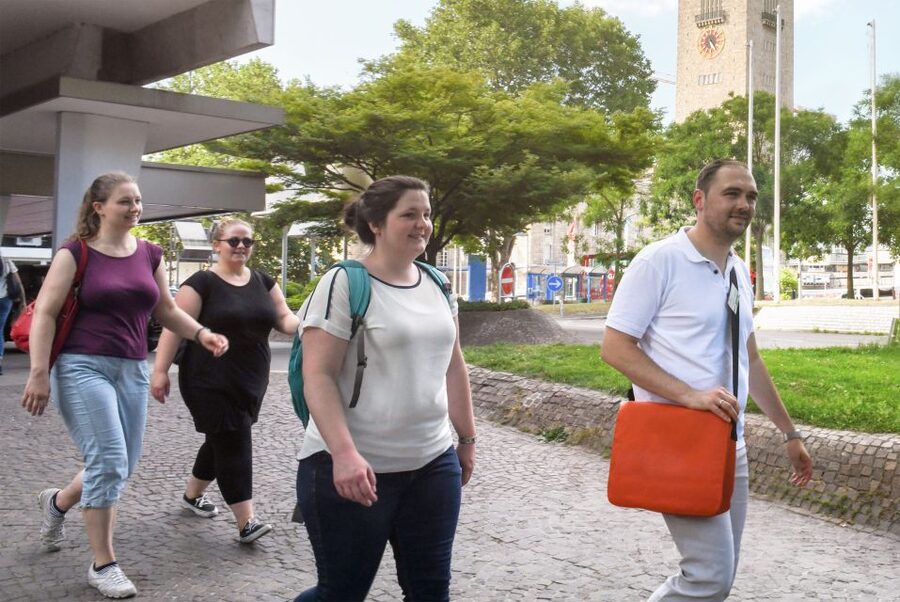 Stuttgart: entertaining guided tour to old town highlights - Palace gardens, city life, and the culture mile