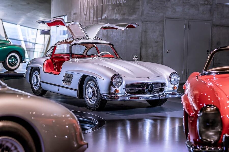 Stuttgart: Mercedes-Benz Museum Entry Ticket - The Legend route, from invention to racing glory