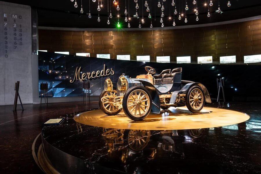 Stuttgart: Mercedes-Benz Museum Entry Ticket - The audioguide adds the missing context