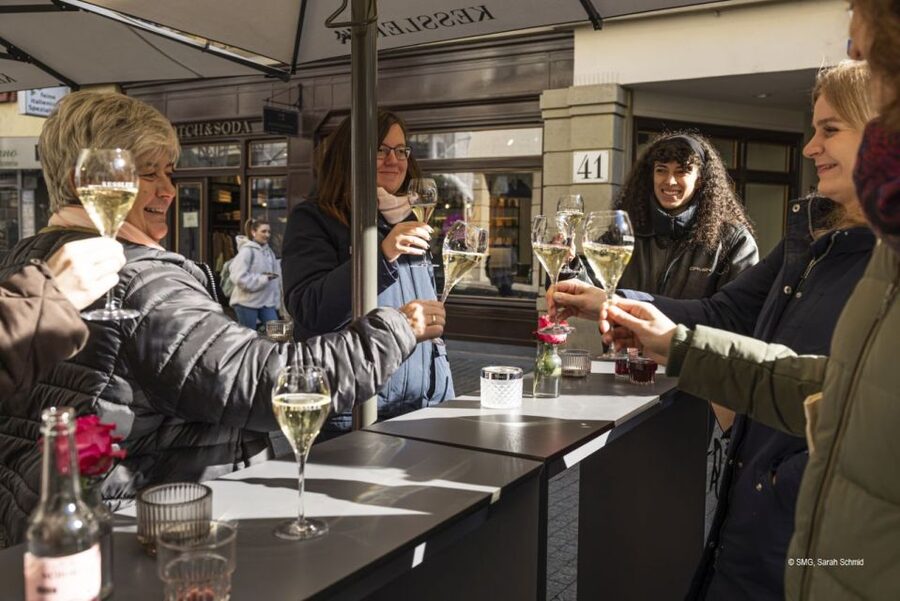 Stuttgart: Swabian Cuisine Guided Walking Tour with Tastings - The sparkling wine opening