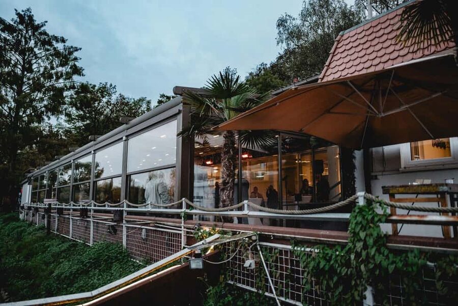 Stuttgart: Winter Sunday Brunch Buffet - A winter Sunday at Riverhouse